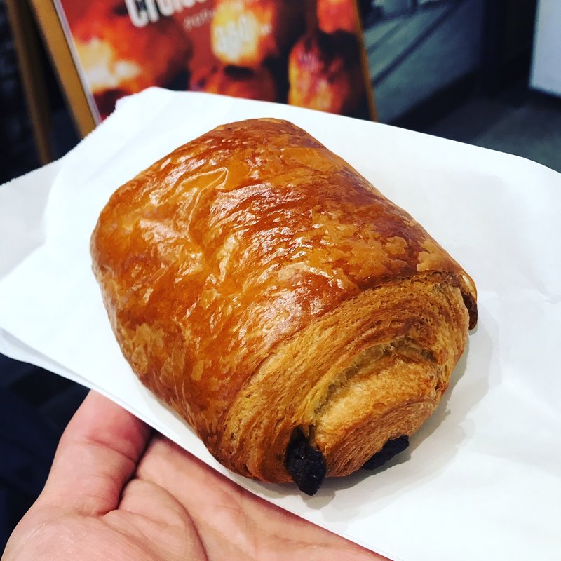 パン オ ショコラ(ブリオッシュ ドーレ ヨドバシAKIBA店 （Brioche Dore）)