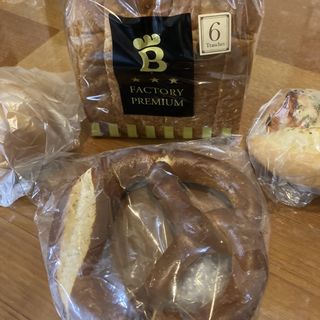 北海道小麦のふわもち食パン(ベーカリー ファクトリー 豊中緑丘 （Bakery Factry）)