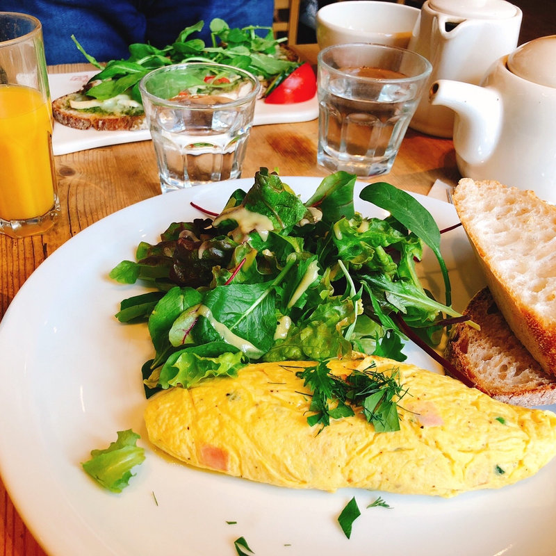 ブレックファーストセット ： オムレツまたはスクランブルエッグ、オレンジジュース、コーヒー （ボウル）(Le Pain Quotidien ル・パン・コティディアン 芝公園店)