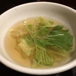 燻製オイルのスープ(記念日-食と酒と祝いの店-)