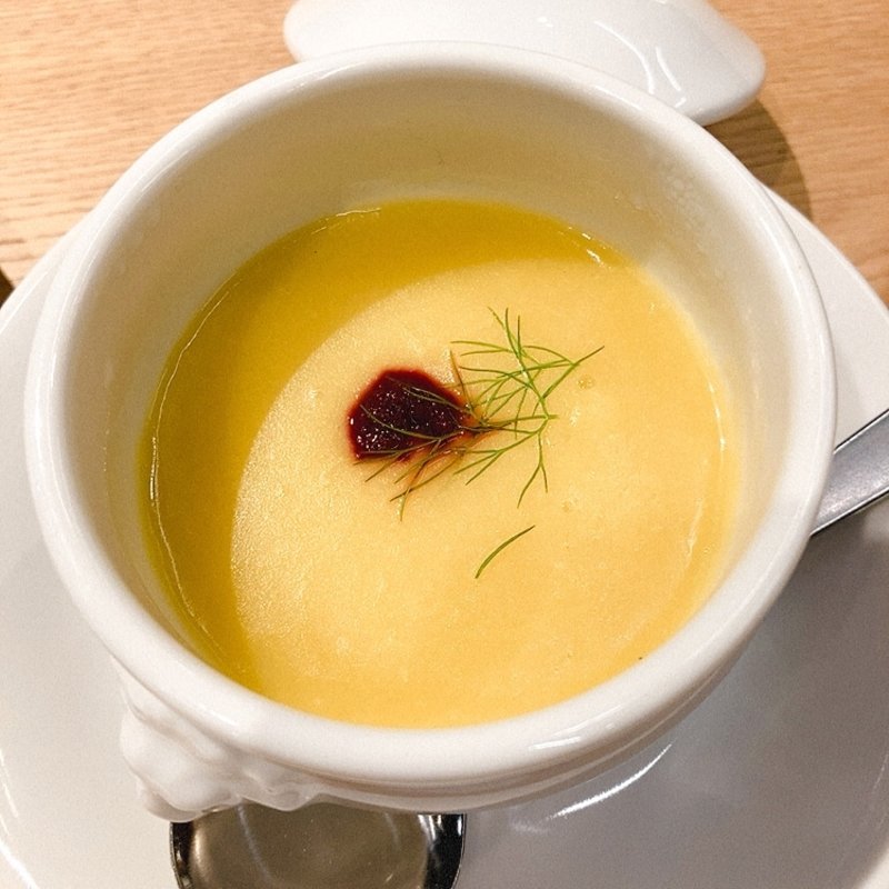 パリパリグリルチキンとたっぷり野菜のサラダ仕立て(ニューヨークニューヨーク大手町店)