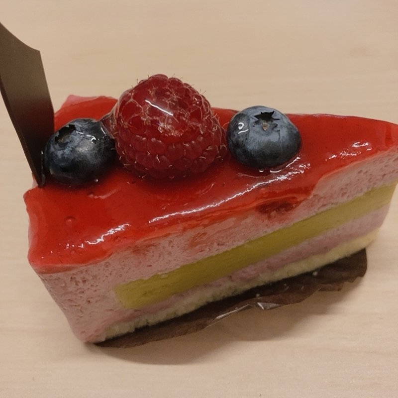 ラズベリーピスタチオ(ムッシムパネン （MUSIMPANEN）)