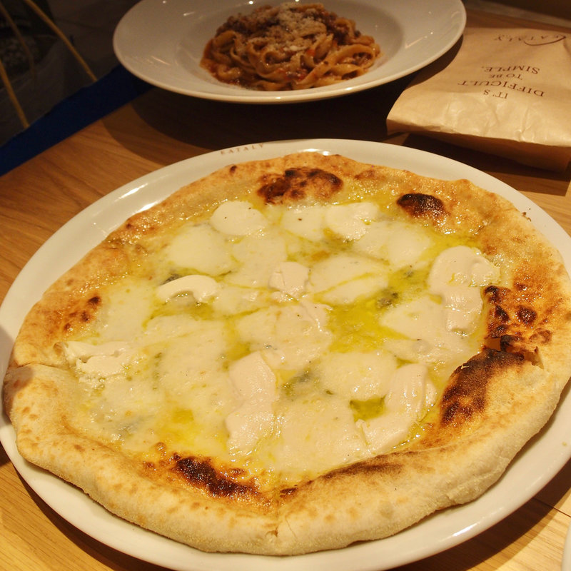 チンクエ フォルマッジ(イータリー 丸の内店)