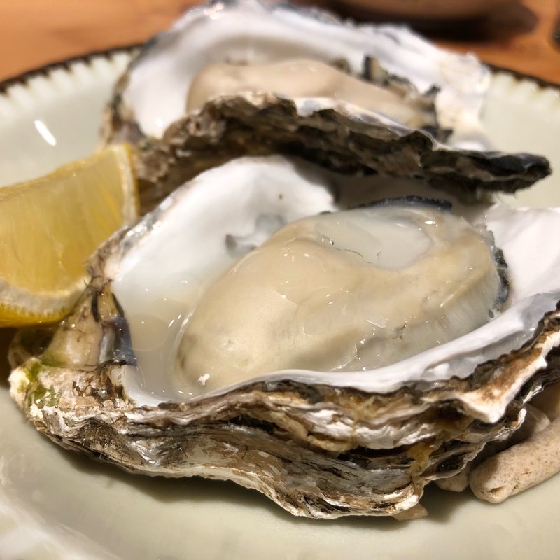 蒸し牡蠣(Ata 虎ノ門)