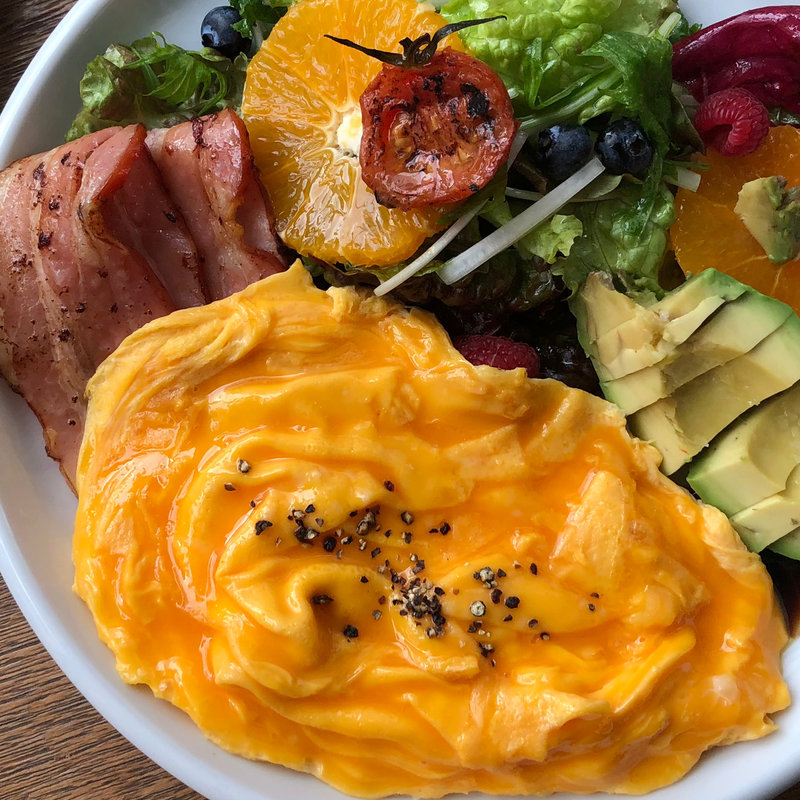 アボカドのオムレツサラダ(hotel koe tokyo )