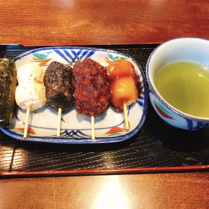 お団子セット(cafe 色内食堂)