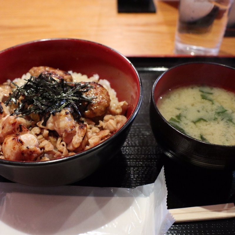 焼き鳥丼(鳥兆 春日店)
