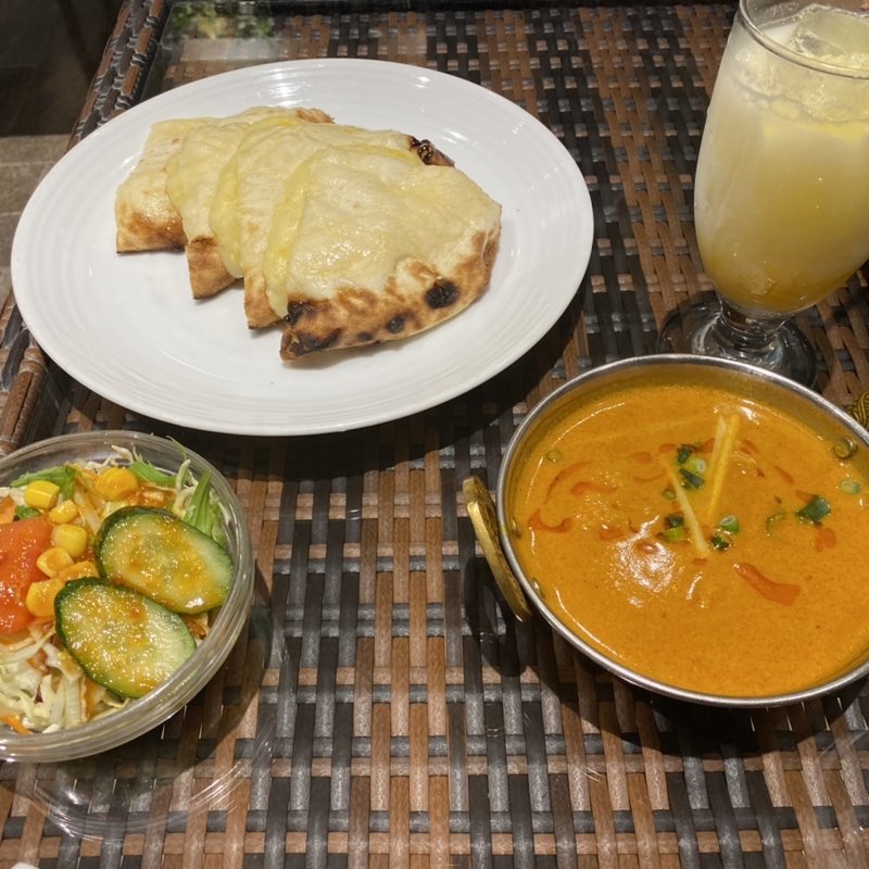 チキンカレー&チーズナン(ディップガーデン TOKYO 日比谷グルメリウム)