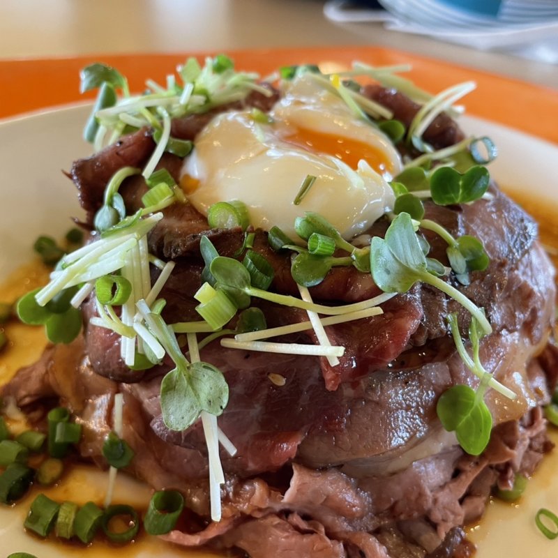 ローストビーフ丼(磐梯食堂 （バンダイショクドウ）)