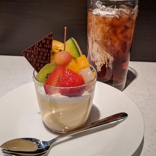 プリンアラモード・アイスティー(DAIWA KAEN Fruit&Cake)