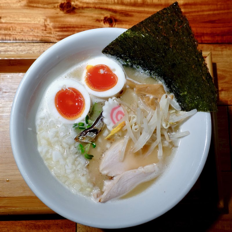 濃醇鶏煮干しそば　塩　特製(麺や 一帆)