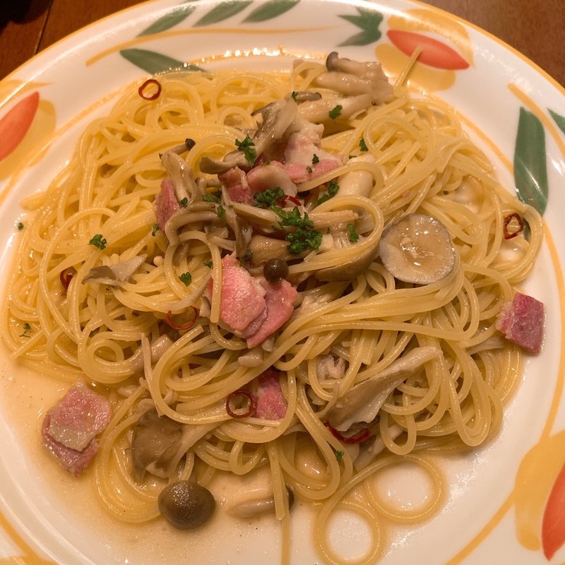 3種のきのことベーコンのペペロンチーノ(ジャカッセ )