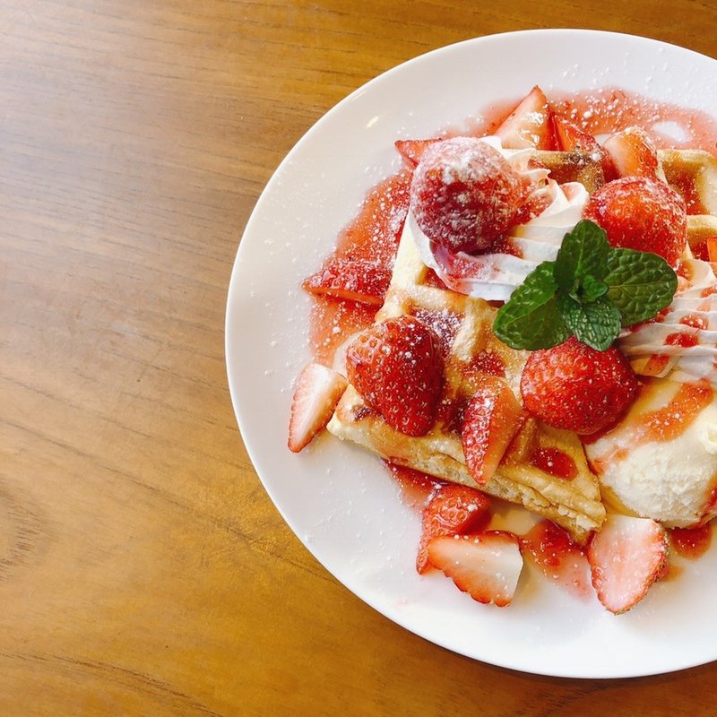 たっぷり苺のワッフル(大仏café koryo nara )