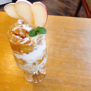 アップルパイ風パフェイートイン(大仏café koryo nara )