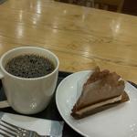 ドリップコーヒー、クラシックチョコレートケーキ(スターバックスコーヒー 上小田井mozoワンダーシティ 2階店)