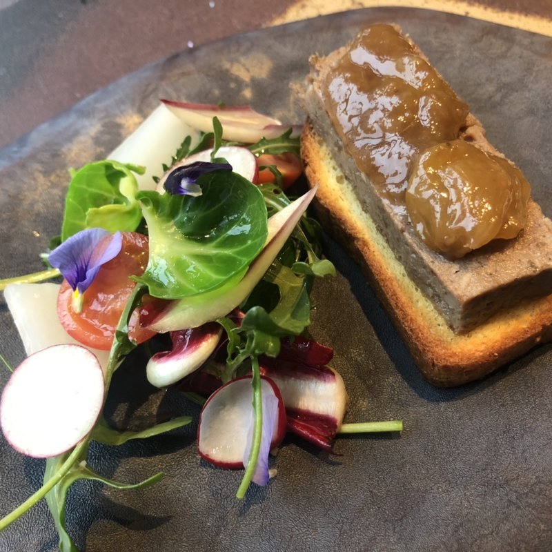 佐賀牛と武雄七枝ポークのパテ自家製ブリオッシュと共に(佐賀牛 Sagaya 銀座)