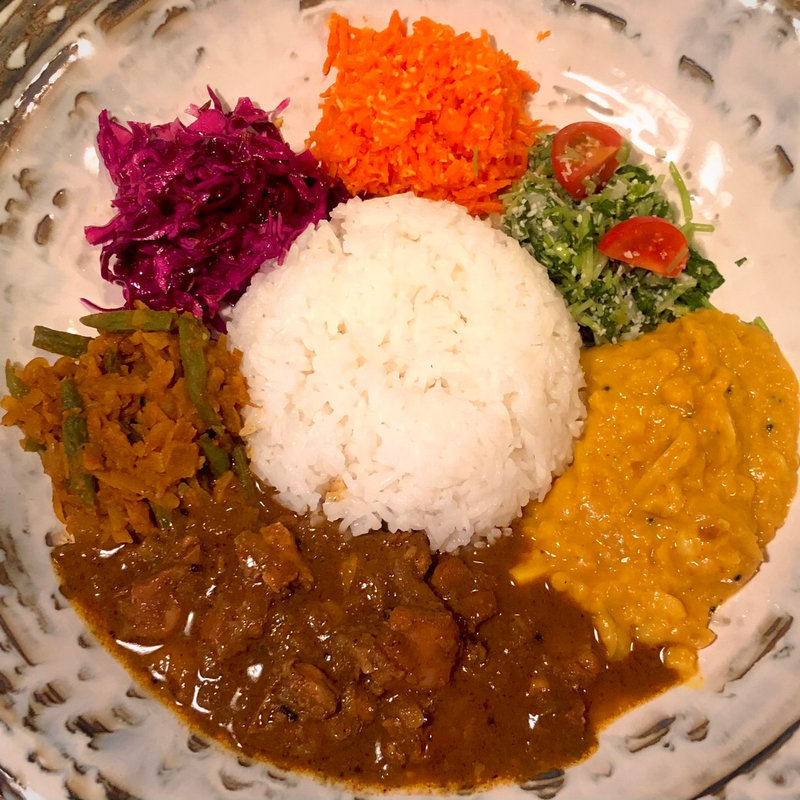 スリランカプレート(ホルモンの串焼き もつやき処 沼田)