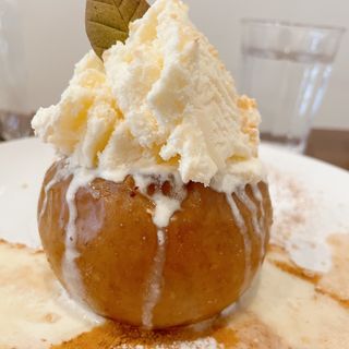 丸ごと焼きりんご(elicafe by Cafe-inn)