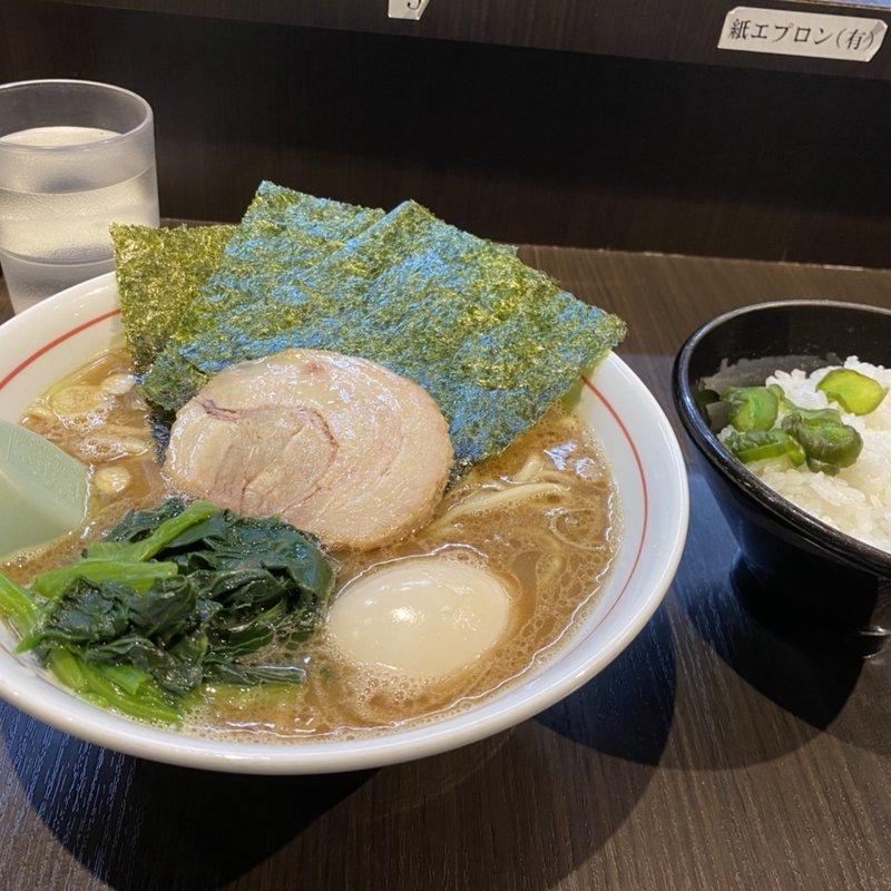 ラーメン(横浜家系ラーメン 一翔)