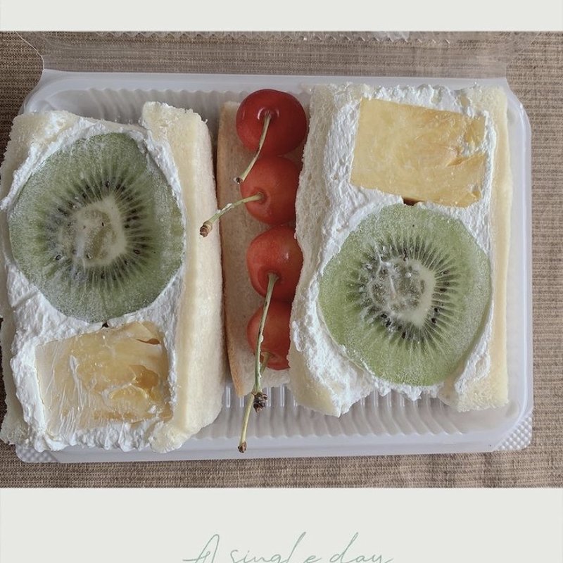 フルーツサンド(喫茶メレンゲ )