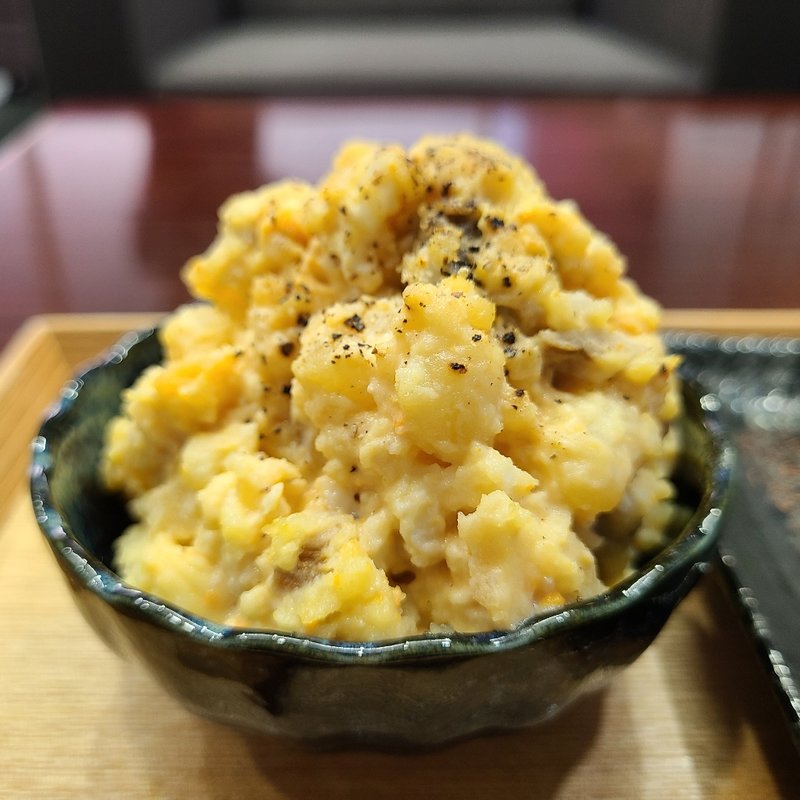 いぶりがっこのポテサラ(立呑み とだか)