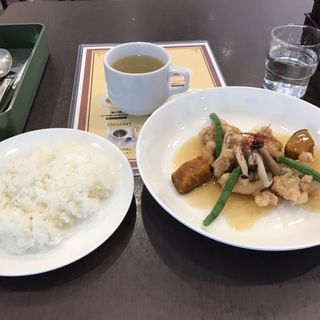 奇数日揚げ鶏 ～おろし南蛮ソース～(レストラン ＡＭＩ)