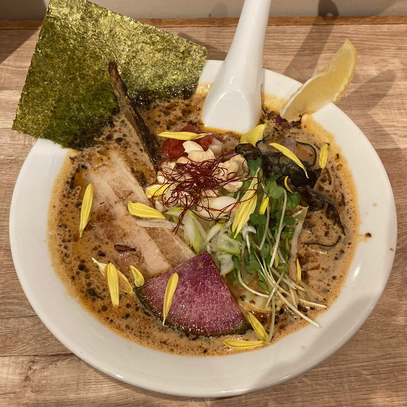 スパイスラーメン(スパイスラーメン 点と線.)