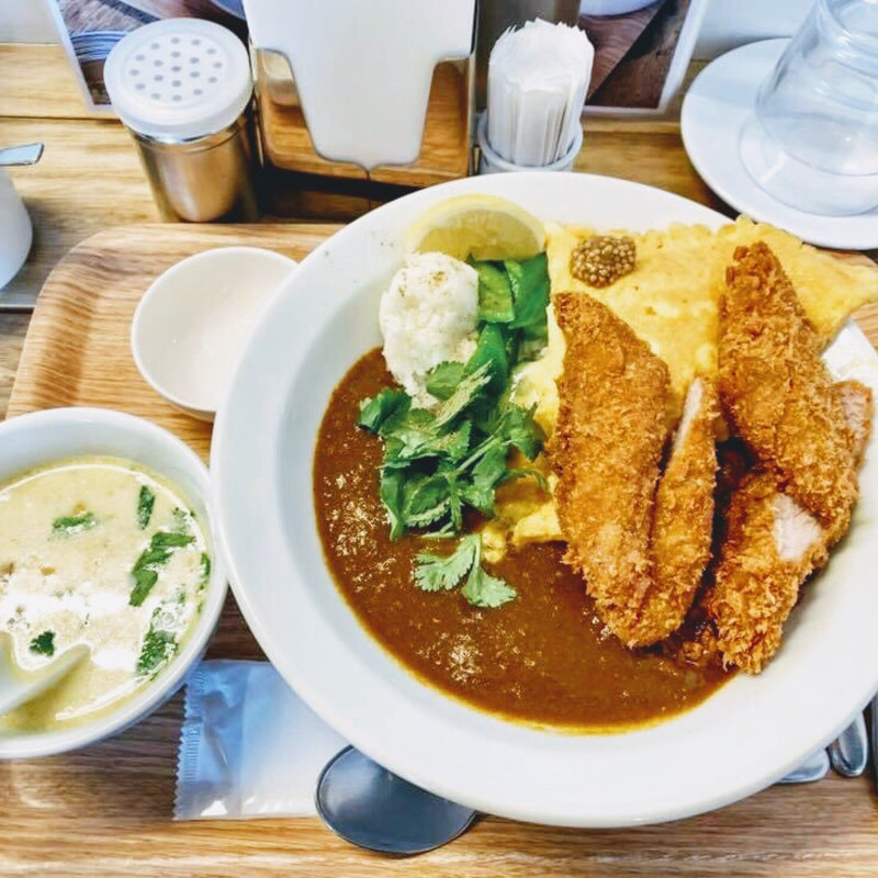 カツカレーハーフ(ブラウンオニオンカレーファクトリー)