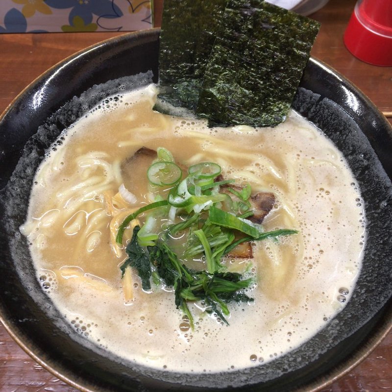 こってりとんこつ醤油ラーメン(佐世保 小淀)