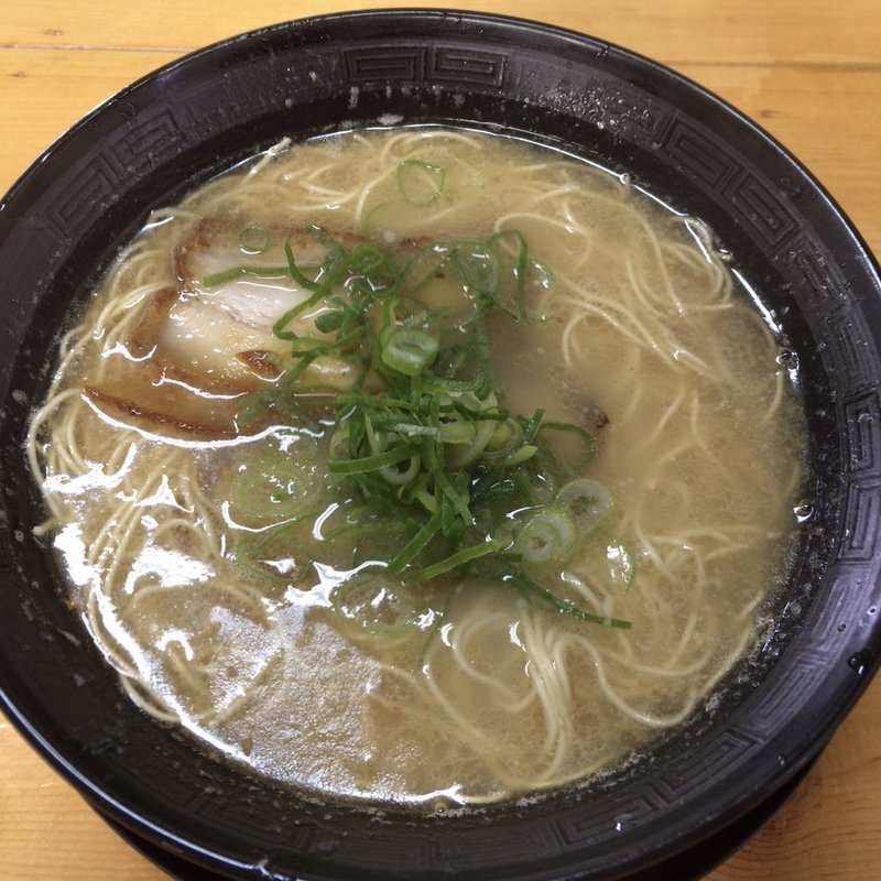 ラーメン(博多豚骨 麺屋 蓮々)