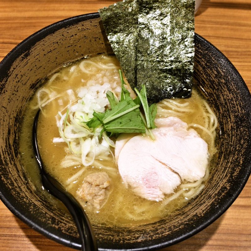 濃厚鶏骨醤油そば(濃厚鶏そば 麺屋武一 新橋本店)