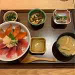 宮城県産銀鮭と目鉢鮪の漬け丼定食