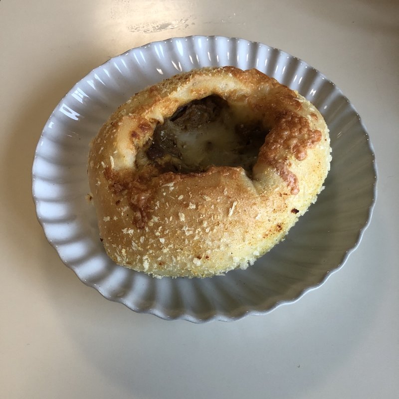 美瑛産小豆の焼きカレーパン(ブーランジェリー　ラ・テール （ＢＯＵＬＡＮＧＥＲＩＥ　LA TERRE）)