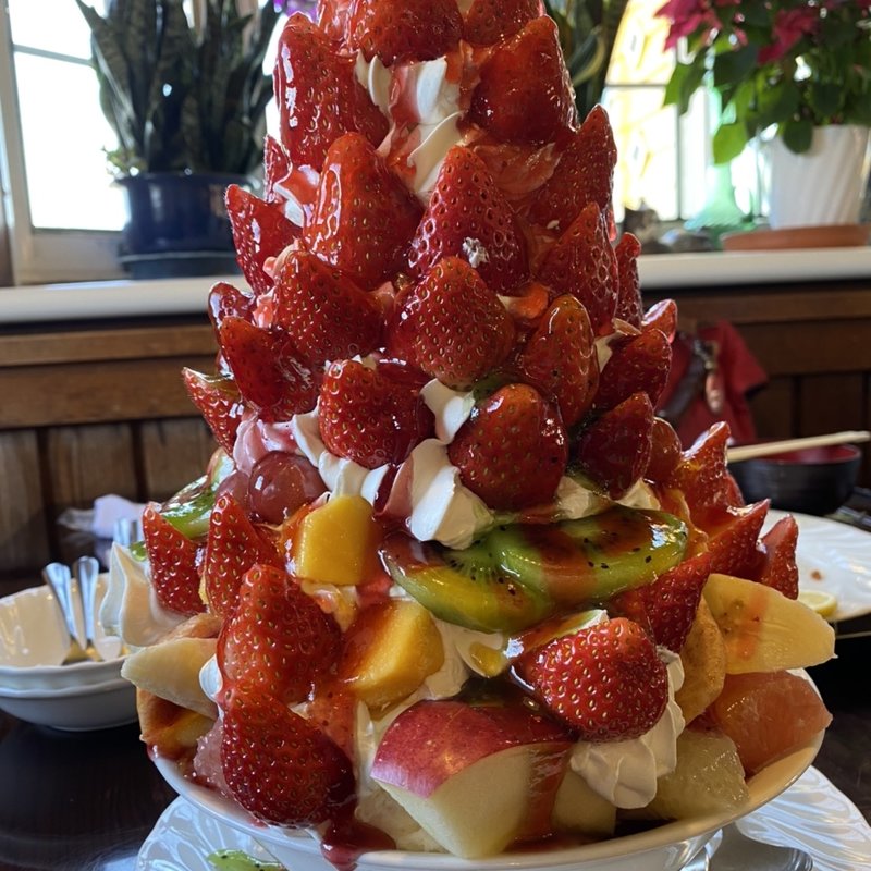 期間限定フルーツパフェ(プれンテイ )