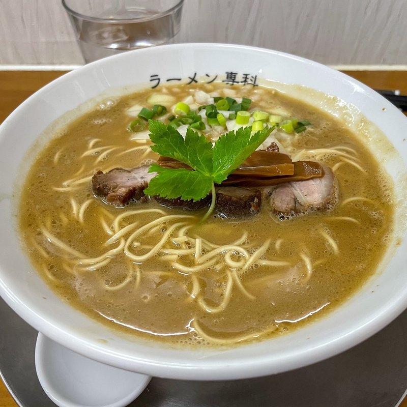 濃厚ニボシの熟成醤油そば(ラーメン専科 竹末食堂)