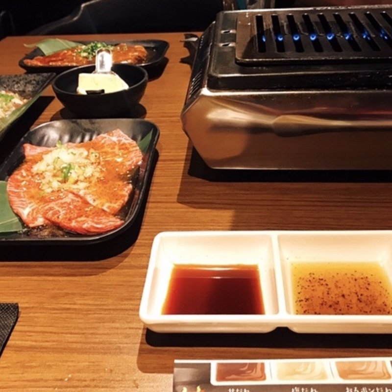 (焼肉酒場ともさんかく 本店)