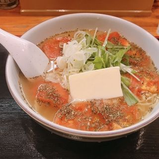 トマトラーメン(麺ぽーかろぅ （po：caro めんぽーかろぅ）)