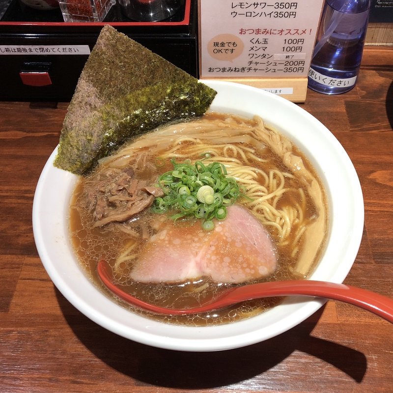 牛骨しょうゆ(麺場らせん)