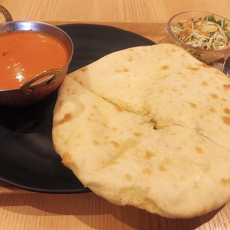 バターチキンカレー+チーズナンセット(インド料理ＡＭＡＲＡ)