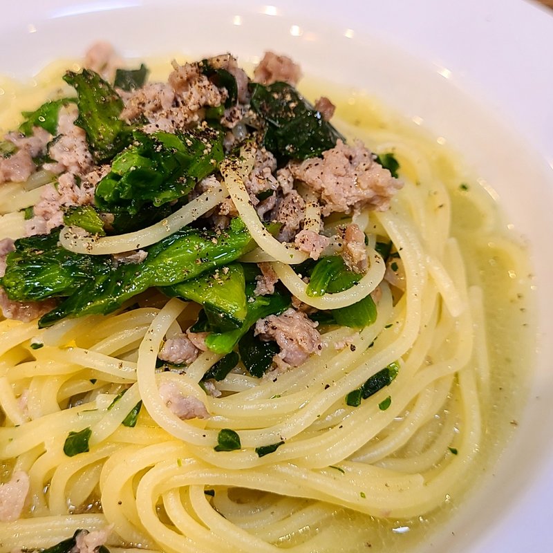 岩中豚と菜の花のオイルソース(めがね食堂)