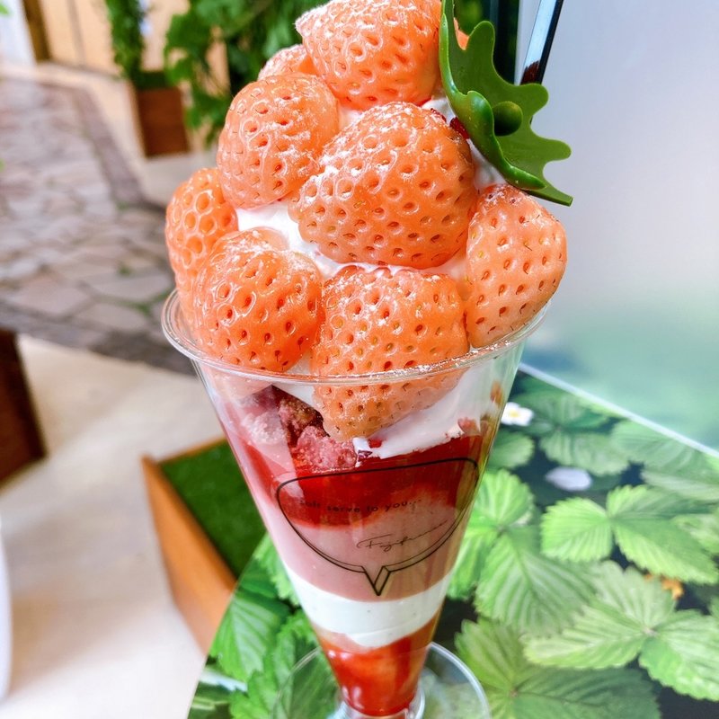 淡雪のいちごパフェ(阪神百貨店梅田本店 催事場)