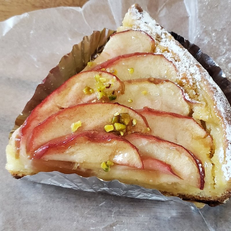 リンゴのタルト(Boulangerie yama ブーランジェリーヤマ)