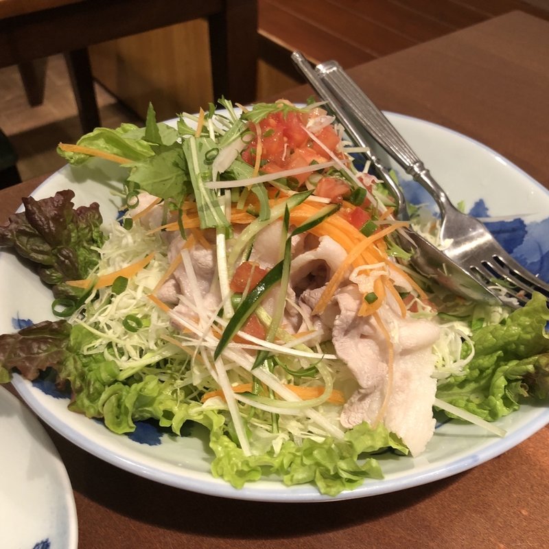 豚肉のしゃぶしゃぶサラダ(AKARI DINING （アカリダイニング）)