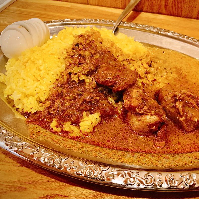 チキンカレーと豆カレー合い掛け(カルータラ)