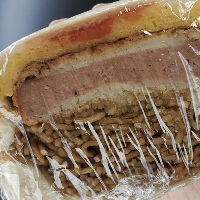 ハムカツ焼きそば(手づくりのデリとパン cafe cocona)