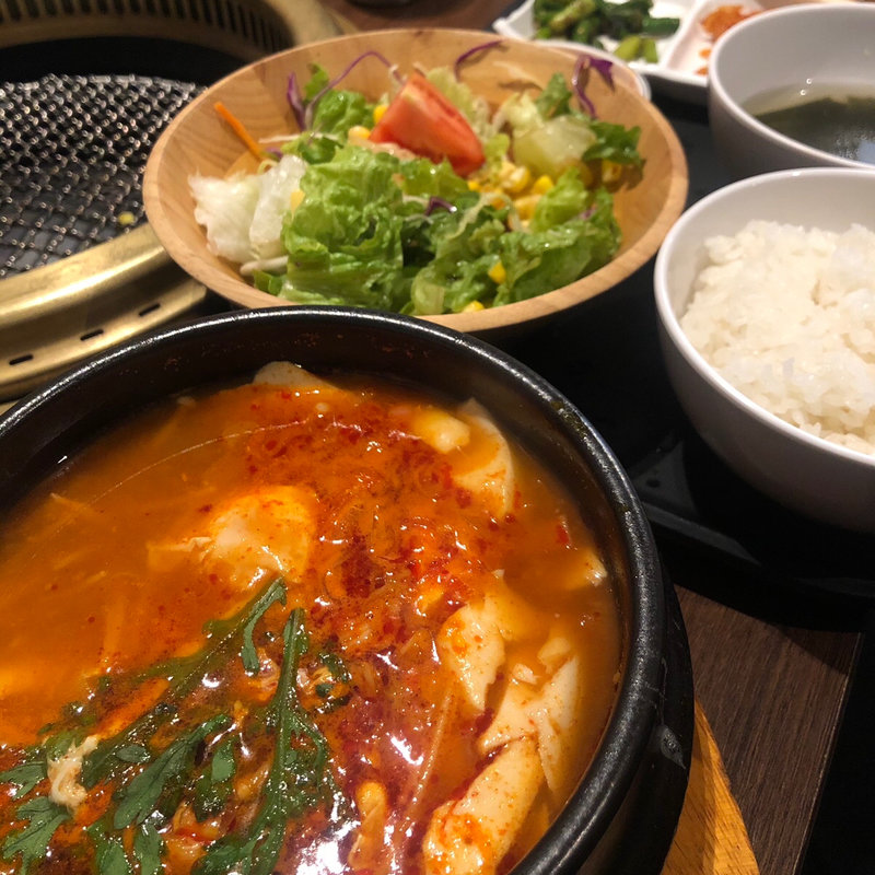 スントゥブチゲ定食(ハヌリ 新宿三丁目店)