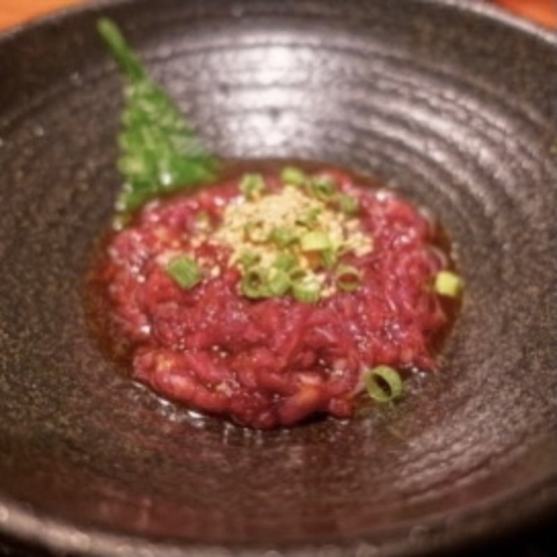 桜ユッケ(炭火焼ホルモン ぐう はなれ)