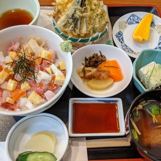 海鮮丼ランチ(うおかっちゃん )