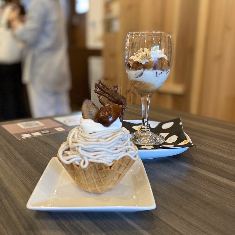 秋のモンパフェ(ラズベリーパイジェラート工房)