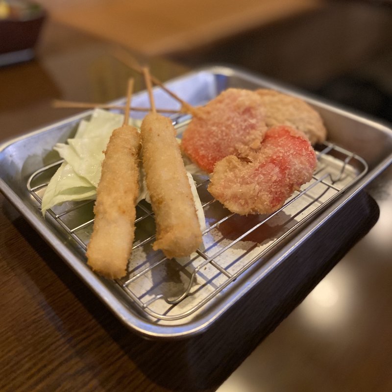 串カツ、紅しょうが、しいたけ(名鉄 太田川駅前 大衆酒場 サンヂカラ )